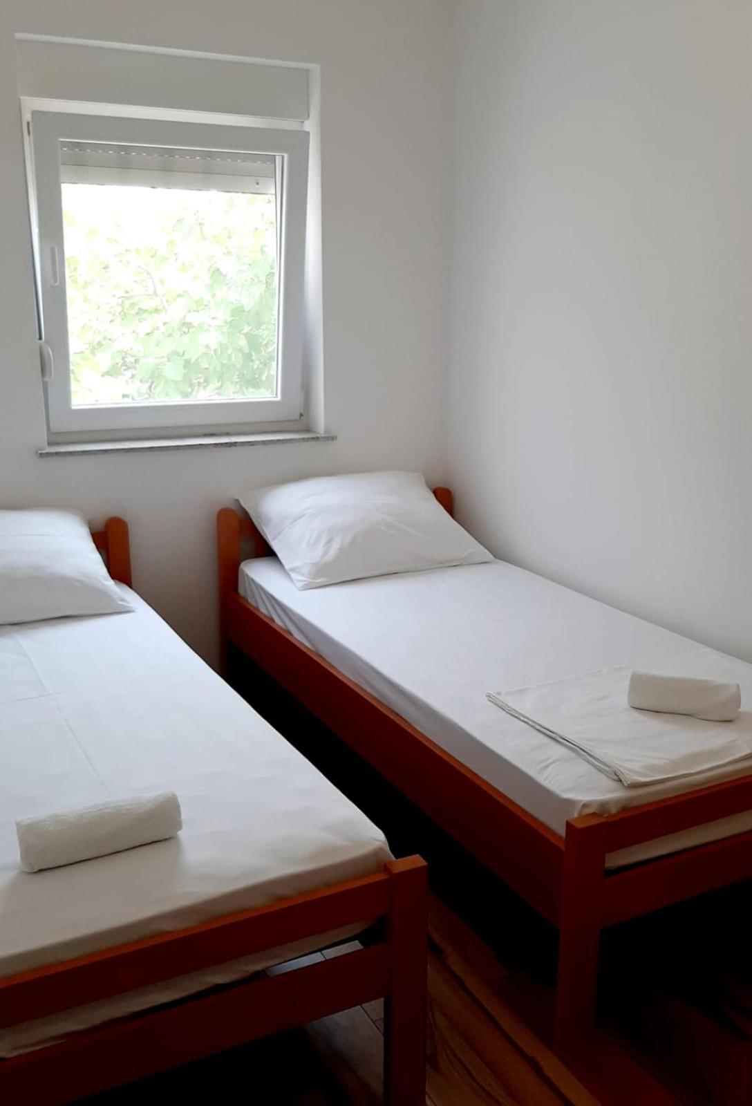 Apartament Maretic *